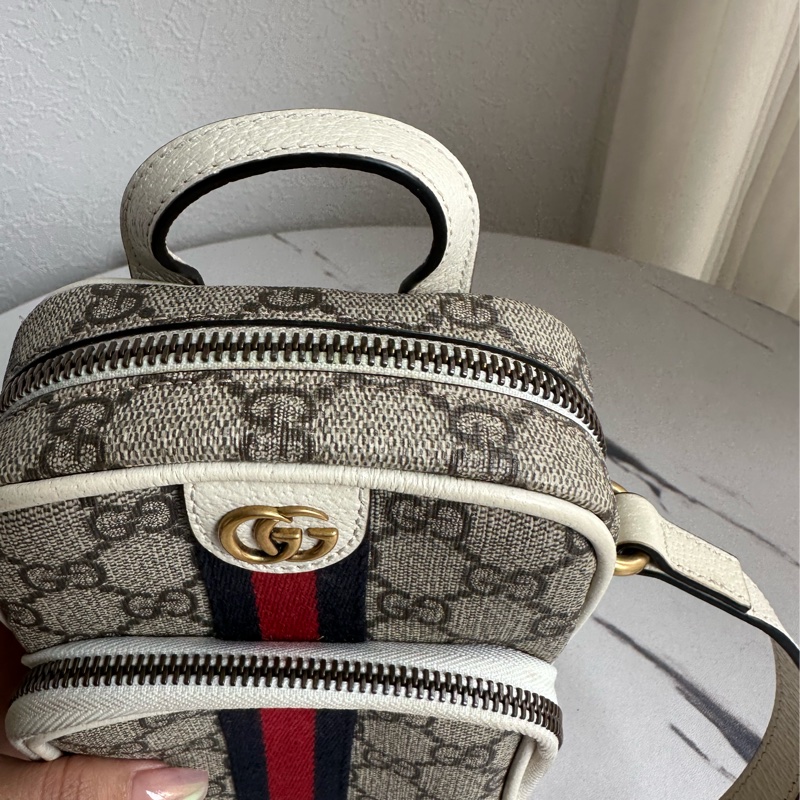 Gucci 可以斜背手提的可愛小包-2