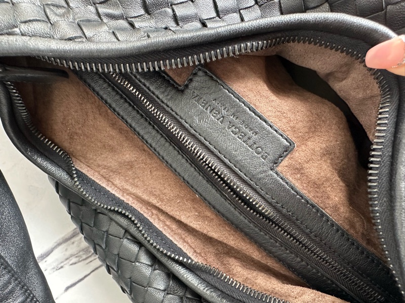 BV大黑色和尚包 超時尚-10