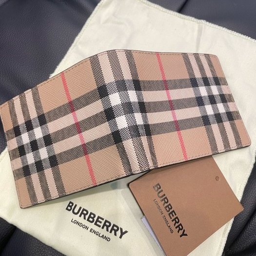 💎Han's house精品服飾💎BURBERRY 格紋 短夾 卡包 現貨 原價14500-5
