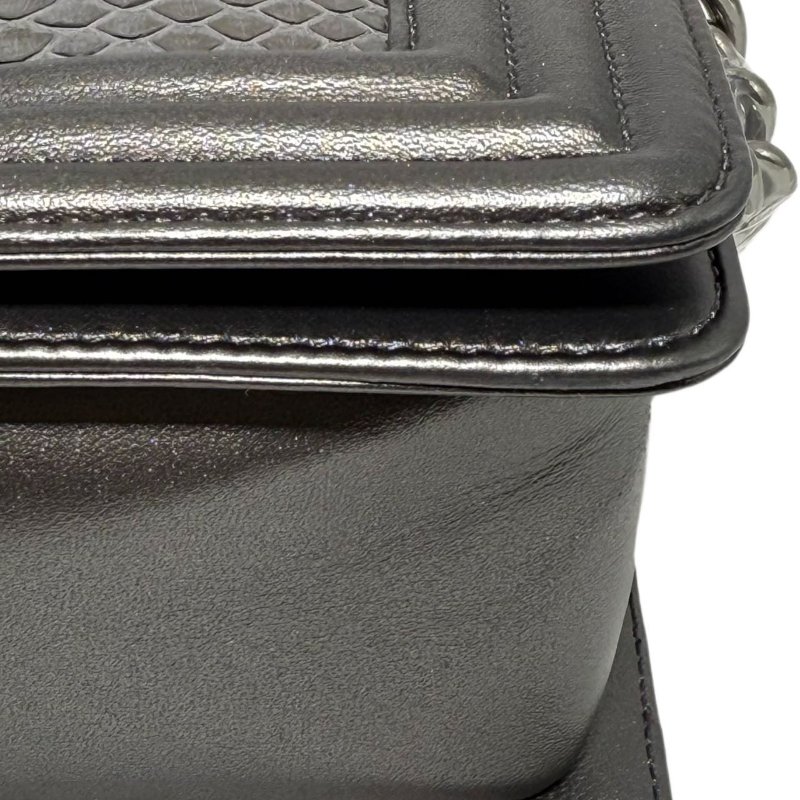 【2418】香奈兒 LeBoy Small 新款灰銀色 26 系列蟒蛇皮斜背包 小號-4