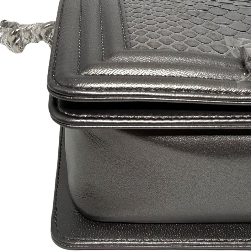 【2418】香奈兒 LeBoy Small 新款灰銀色 26 系列蟒蛇皮斜背包 小號-5