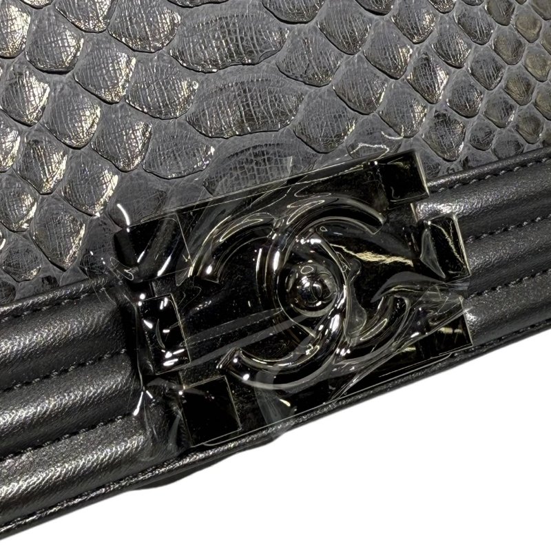 【2418】香奈兒 LeBoy Small 新款灰銀色 26 系列蟒蛇皮斜背包 小號-7