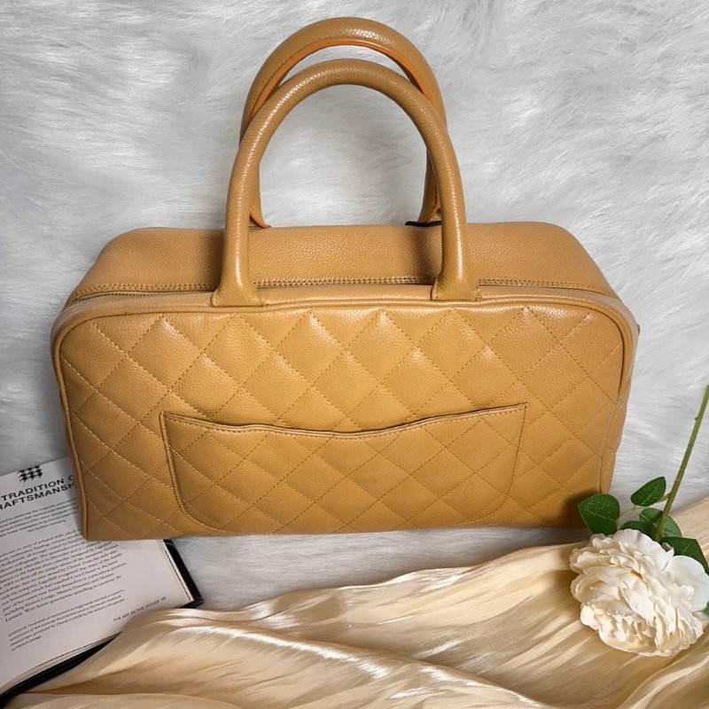 現貨Chanel奶茶色保齡球手提包-1