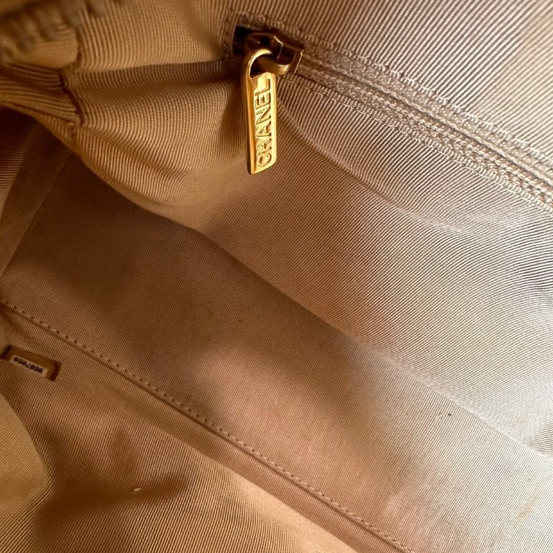 現貨Chanel奶茶色保齡球手提包-7