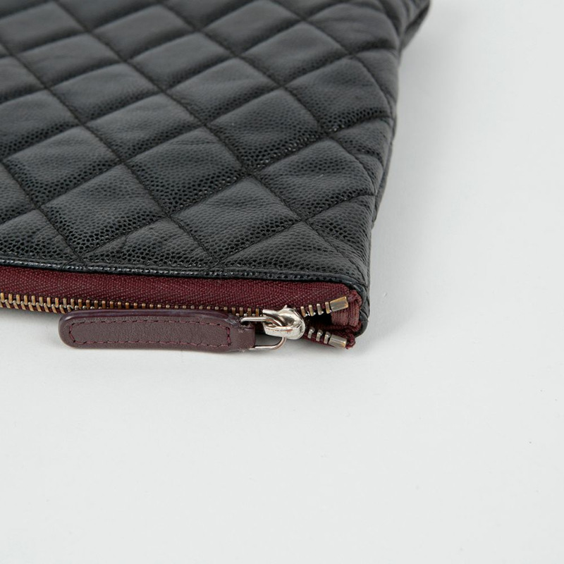 CHANEL Caviar Skin 經典新款中型手拿包 A82545-6