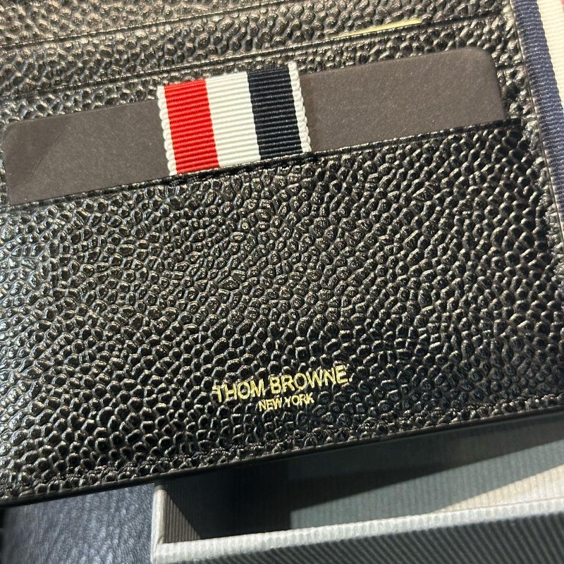 💎Han's house精品服飾💎Thom Browne TB 荔枝皮 短夾 意大利製 現貨 原價13900-5