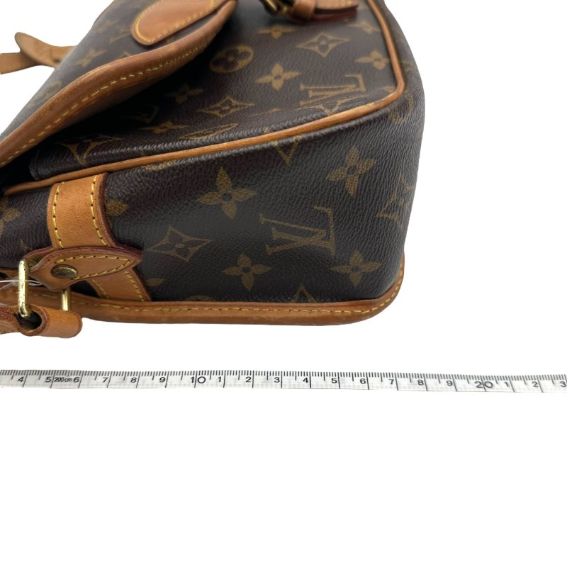 【美收精品】LV老花肩包 B-925【隔月月中將轉賣至日本 上架期限30天】-13