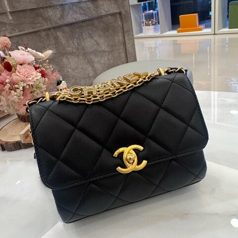*SHIHNA名牌精品* Chanel 22S Mini Flap bag 鑲鑽字樣提把迷你口蓋手提/肩背二用包(黑色/金釦)