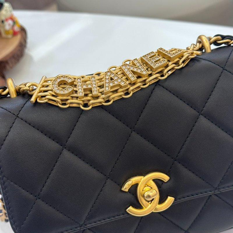 *SHIHNA名牌精品* Chanel 22S Mini Flap bag 鑲鑽字樣提把迷你口蓋手提/肩背二用包(黑色/金釦)-1
