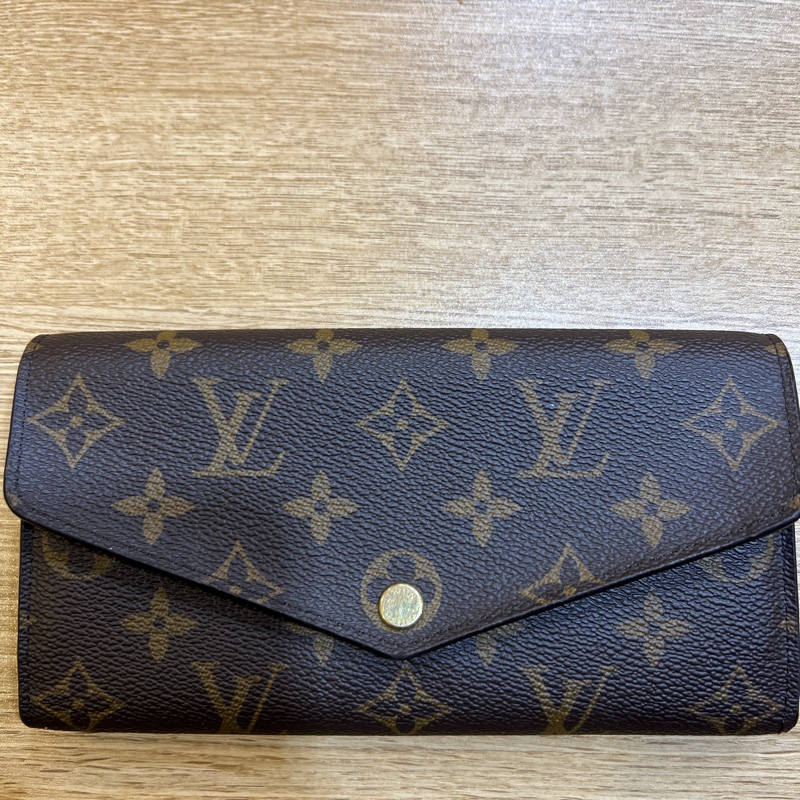 LV長夾,附盒子,防塵-0