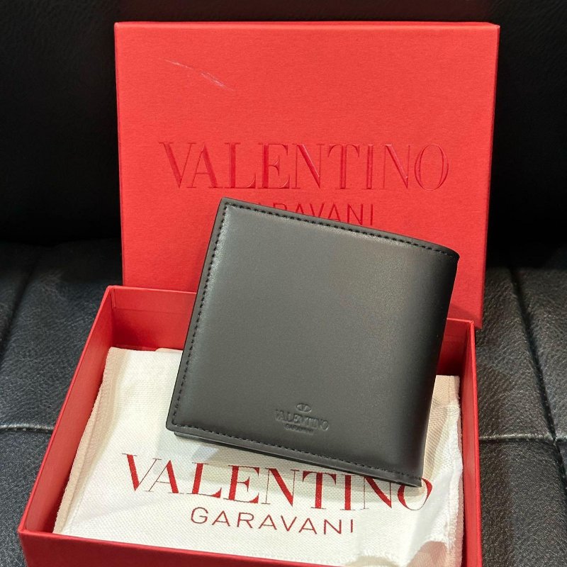 💎Han's house精品服飾💎VALENTINO 華倫天奴 小牛皮 短夾 零錢袋 現貨 原價16800-3