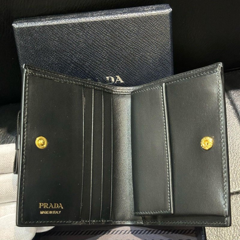 💎Han's house精品服飾💎 PRADA 三角鐵牌 尼龍 牛皮 零錢袋 短夾 義大利製-6