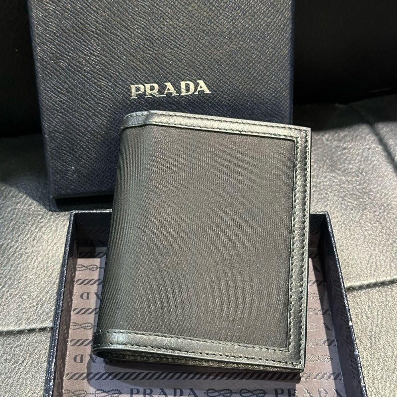 💎Han's house精品服飾💎 PRADA 三角鐵牌 尼龍 牛皮 零錢袋 短夾 義大利製-7