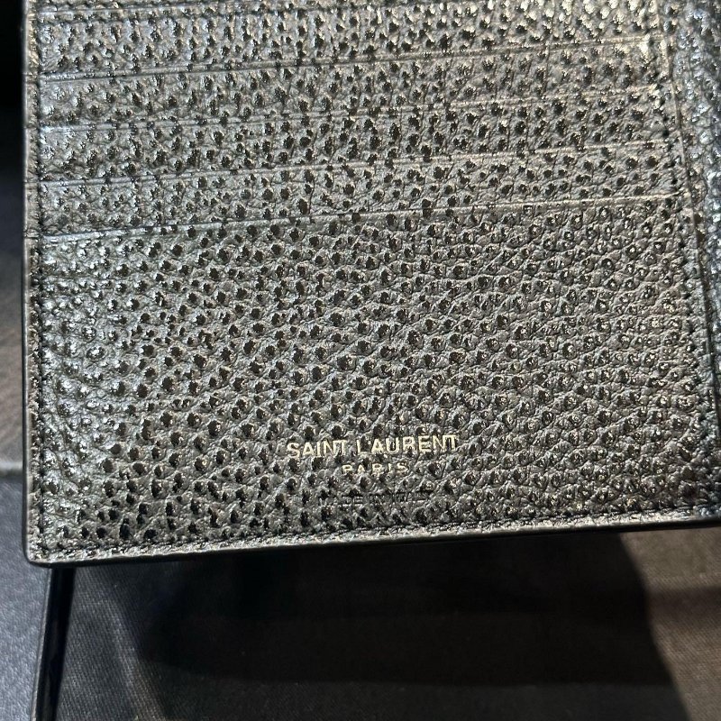 💎Han's house精品服飾💎SAINT LAURENT YSL 小牛皮 荔枝紋 短夾 義大利製 現貨 原價18400-4