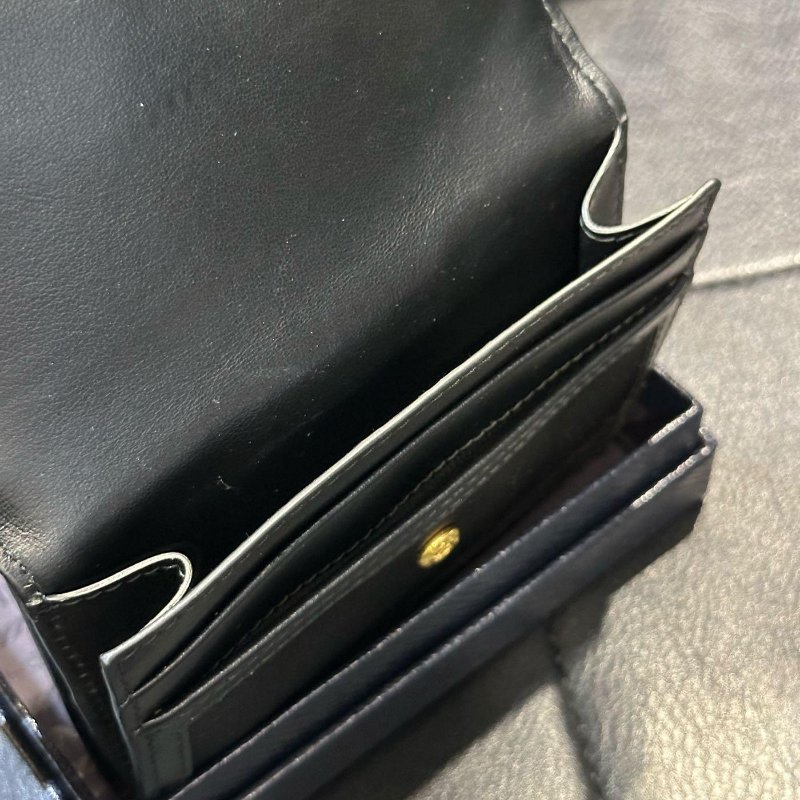 💎Han's house精品服飾💎PRADA 三角鐵牌 尼龍 牛皮 三折 零錢袋 短夾 義大利製-5