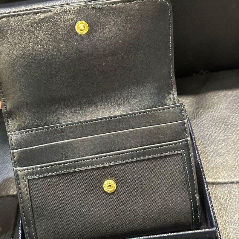 💎Han's house精品服飾💎PRADA 三角鐵牌 尼龍 牛皮 三折 零錢袋 短夾 義大利製-6