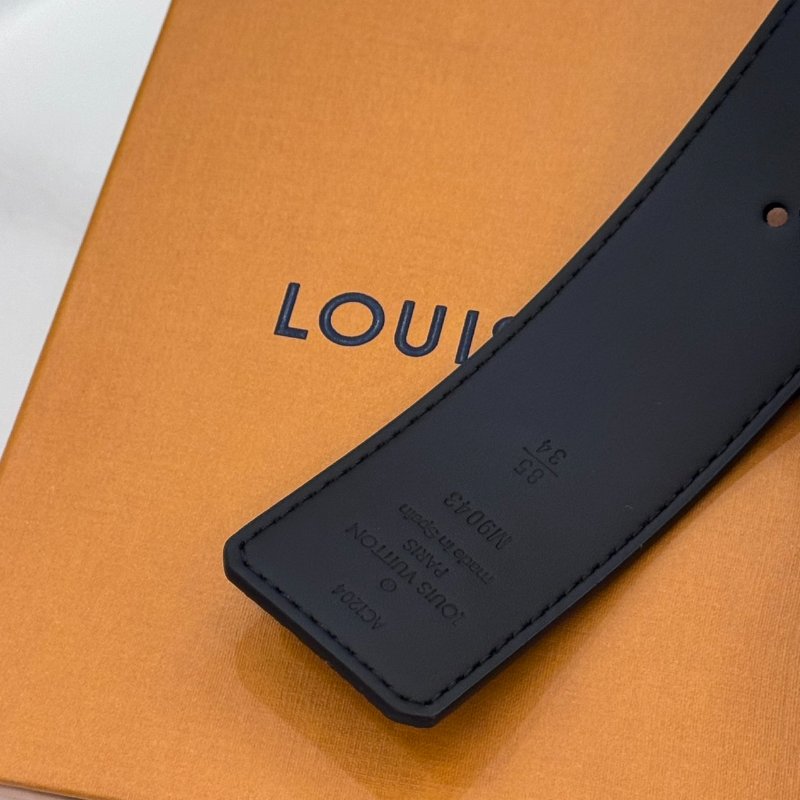 LV Initiales M9043U 老花黑銀Logo雙面皮帶-3