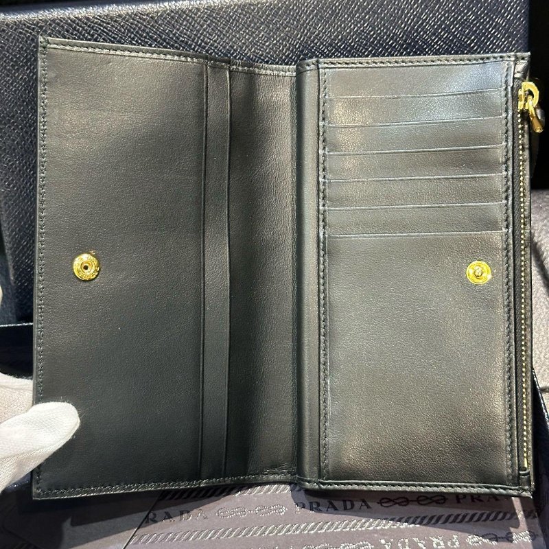 💎Han's house精品服飾💎 PRADA 三角鐵牌 尼龍 牛皮 零錢袋-3