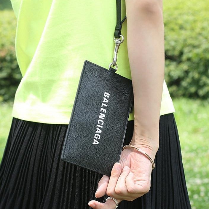 💎Han's house精品服飾💎Balenciaga 巴黎世家 小牛皮 雙 手拿 卡夾 零錢包 原價14100-1