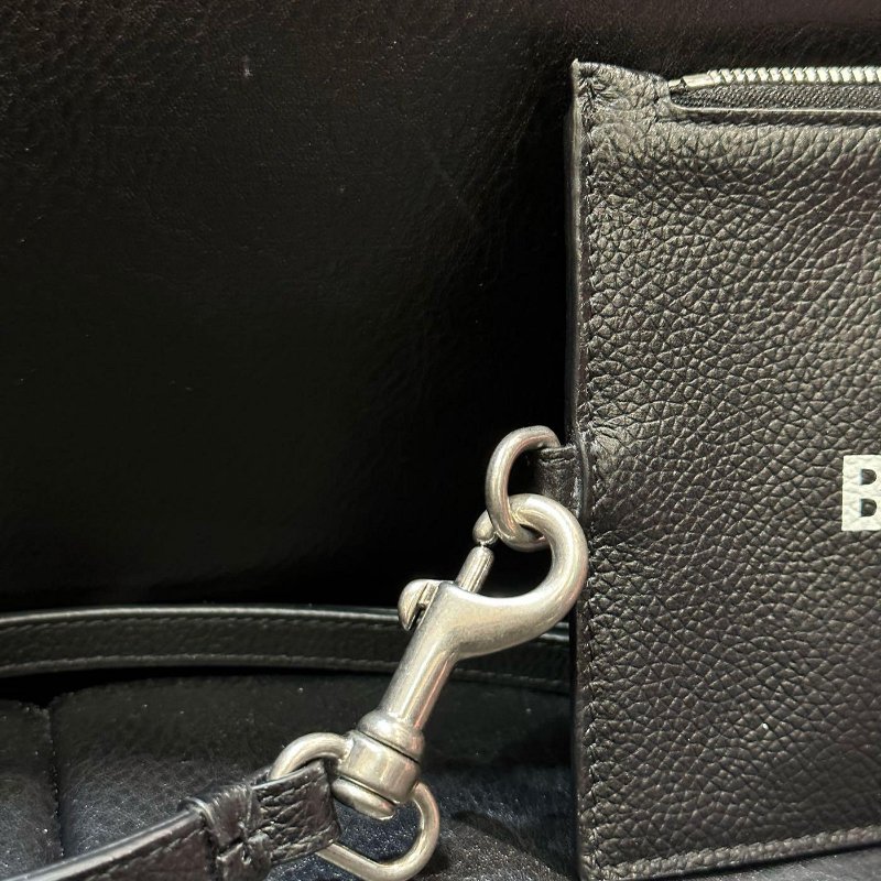 💎Han's house精品服飾💎Balenciaga 巴黎世家 小牛皮 雙 手拿 卡夾 零錢包 原價14100-5