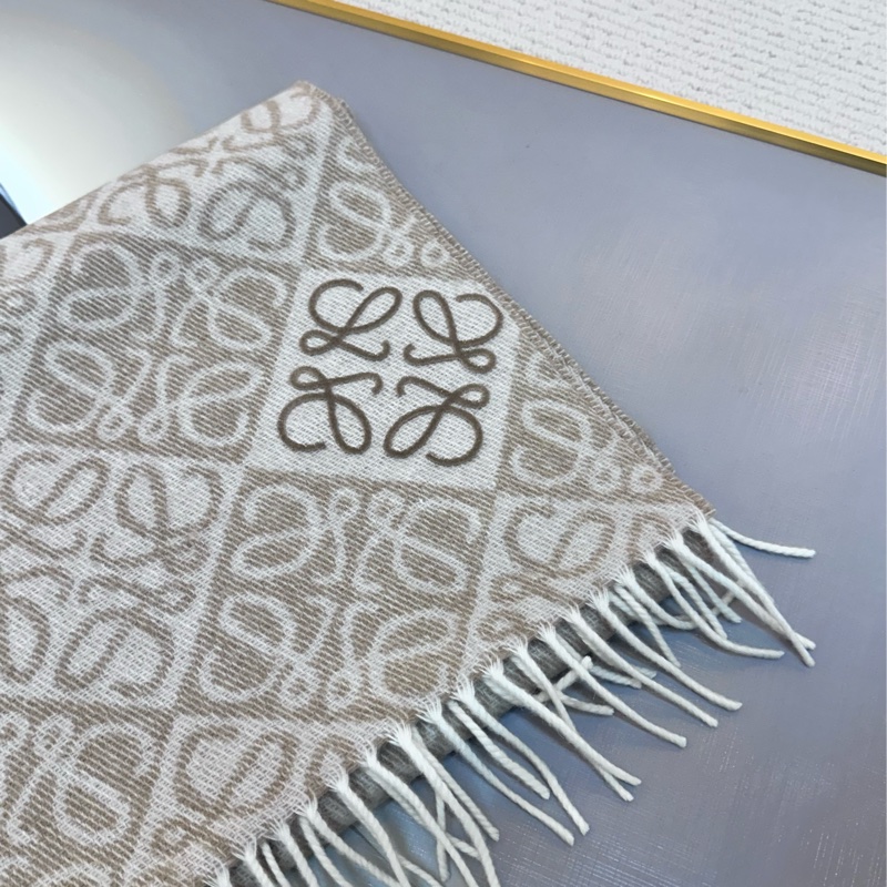 【全❤️】LOEWE Anagram scarf 羅意威羊絨羊毛刺繡奶茶色 圍巾頸巾女款 米色-1