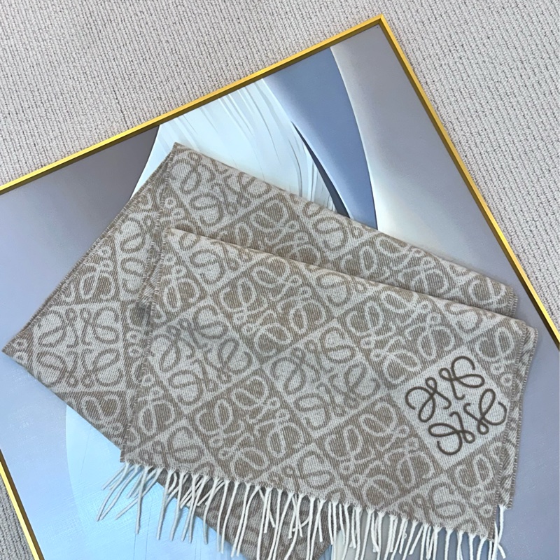 【全❤️】LOEWE Anagram scarf 羅意威羊絨羊毛刺繡奶茶色 圍巾頸巾女款 米色-3