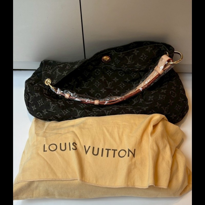 LV 單把黑丹寧布hobo包-2