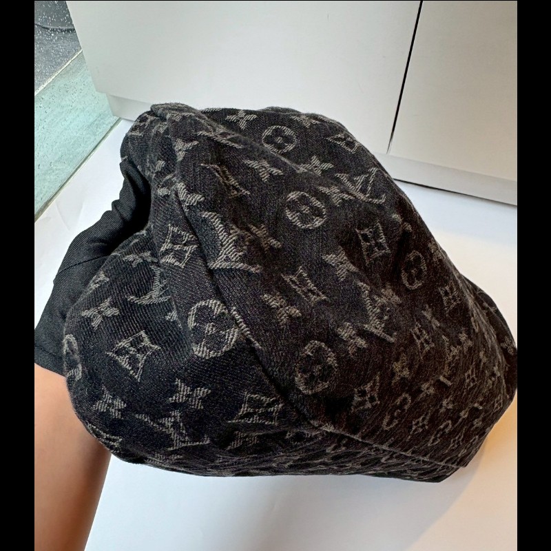 LV 單把黑丹寧布hobo包-14