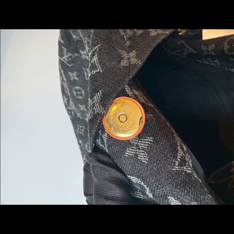 LV 單把黑丹寧布hobo包-21