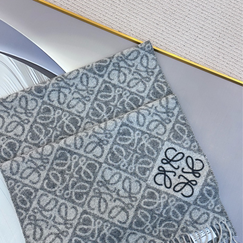【全❤️】LOEWE Anagram scarf羊絨羊毛刺繡 圍巾頸巾女款 淺灰色 灰色-4
