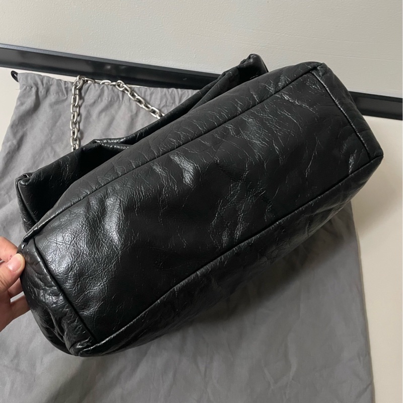 Balenciaga Monaco 黑色油蠟皮鏈條包 底長約33。-5