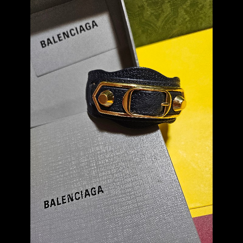 BALENCIAGA-1