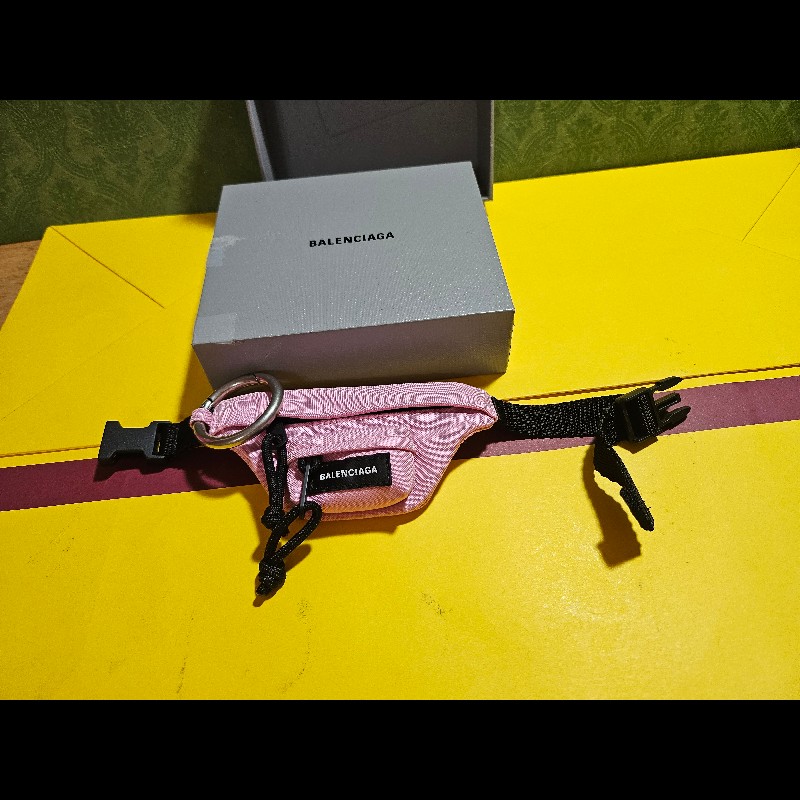 BALENCIAGA吊飾-0