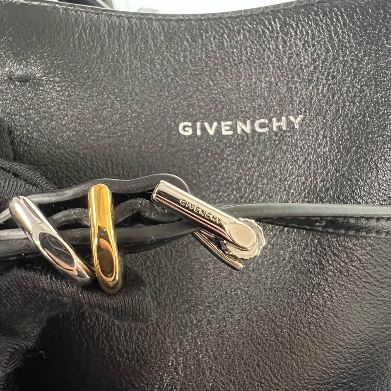 Givenchy 纪梵希黑色银扣托特包-7