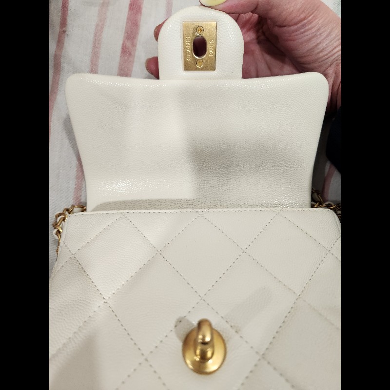 極新】CHANEL 22C系列 白雪公主奶白色+金色五金 方胖子包-3