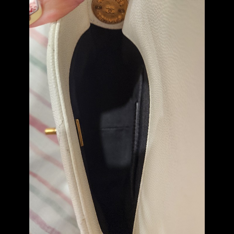 極新】CHANEL 22C系列 白雪公主奶白色+金色五金 方胖子包-12