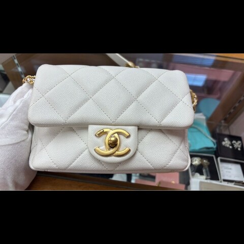 極新】CHANEL 22C系列 白雪公主奶白色＋金色五金 方胖子包