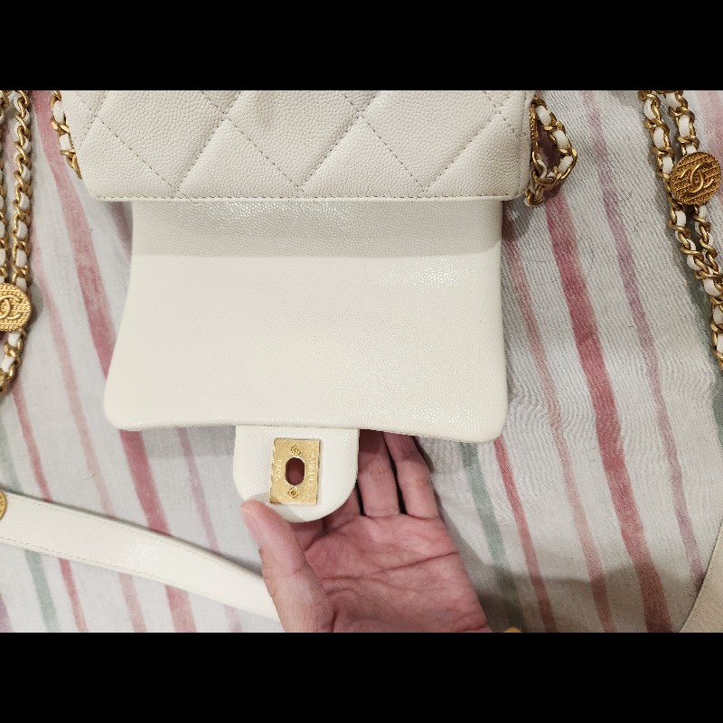 極新】CHANEL 22C系列 白雪公主奶白色＋金色五金 方胖子包-6