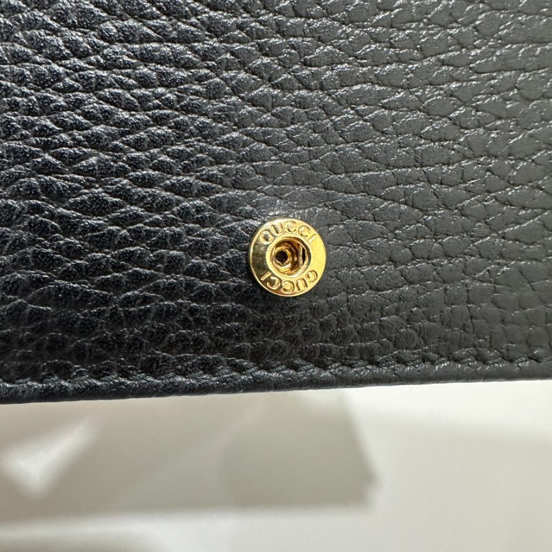 Gucci 荔枝牛皮金扣黑色短夾-4