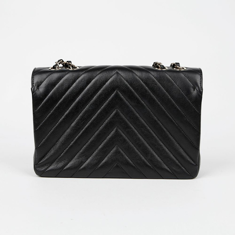 CHANEL 中型 V 型翻蓋肩斜背包 A91588-3