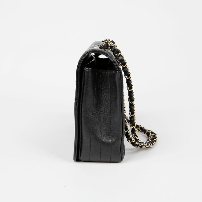 CHANEL 中型 V 型翻蓋肩斜背包 A91588-4