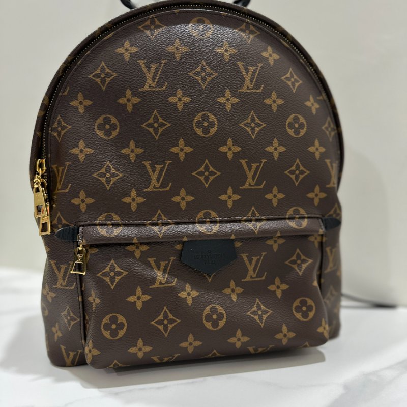 LV 經典咖色老花金扣MM後背包-0