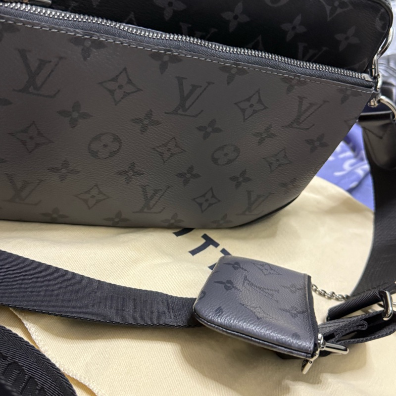 Louis Vuitton Alpha Wearable Wallet(Monogram Eclipse款式)-5