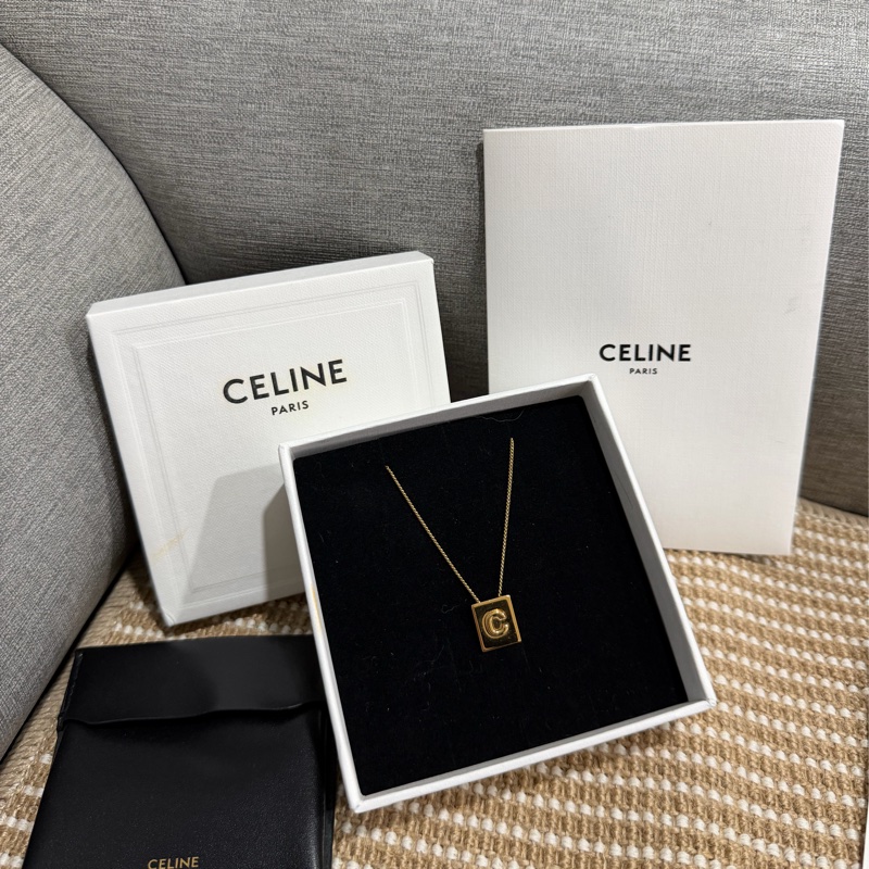 Celine 字母項鍊-2