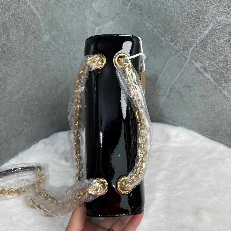 CELINE 金屬字母C扣鏈條 黑色漆皮 斜背肩背包 中號-2