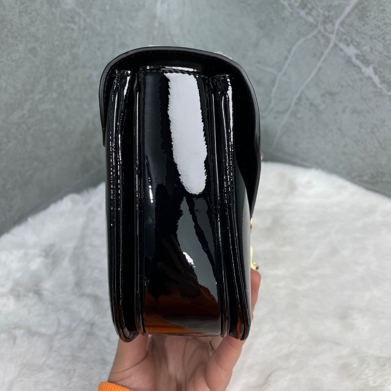 CELINE 金屬字母C扣鏈條 黑色漆皮 斜背肩背包 中號-4