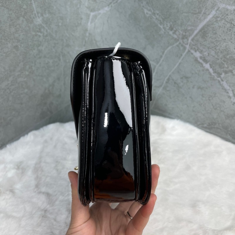 CELINE 金屬字母C扣鏈條 黑色漆皮 斜背肩背包 中號-5