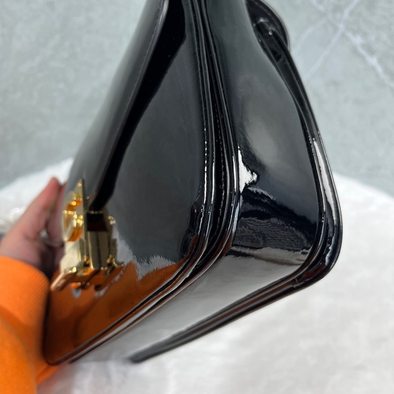 CELINE 金屬字母C扣鏈條 黑色漆皮 斜背肩背包 中號-8