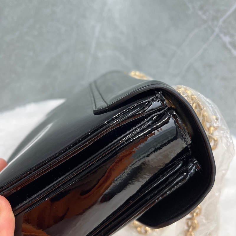 CELINE 金屬字母C扣鏈條 黑色漆皮 斜背肩背包 中號-13