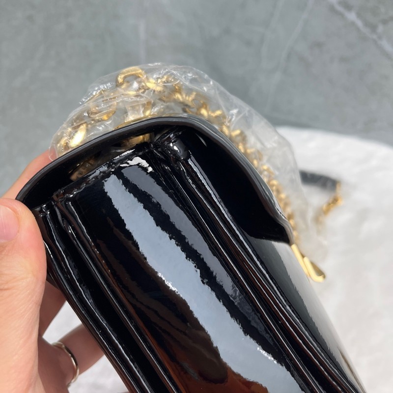 CELINE 金屬字母C扣鏈條 黑色漆皮 斜背肩背包 中號-14